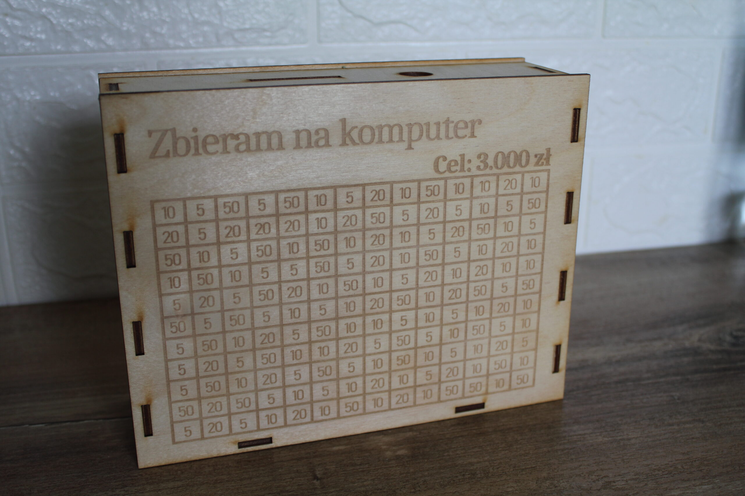 Skarbonka wykreślana personalizowana drewniana - obrazek 4